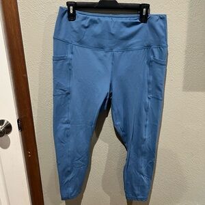 Yogalicious Blue Leggings Size 1X Luxe Line EUC Pockets Very Soft Great Workout
